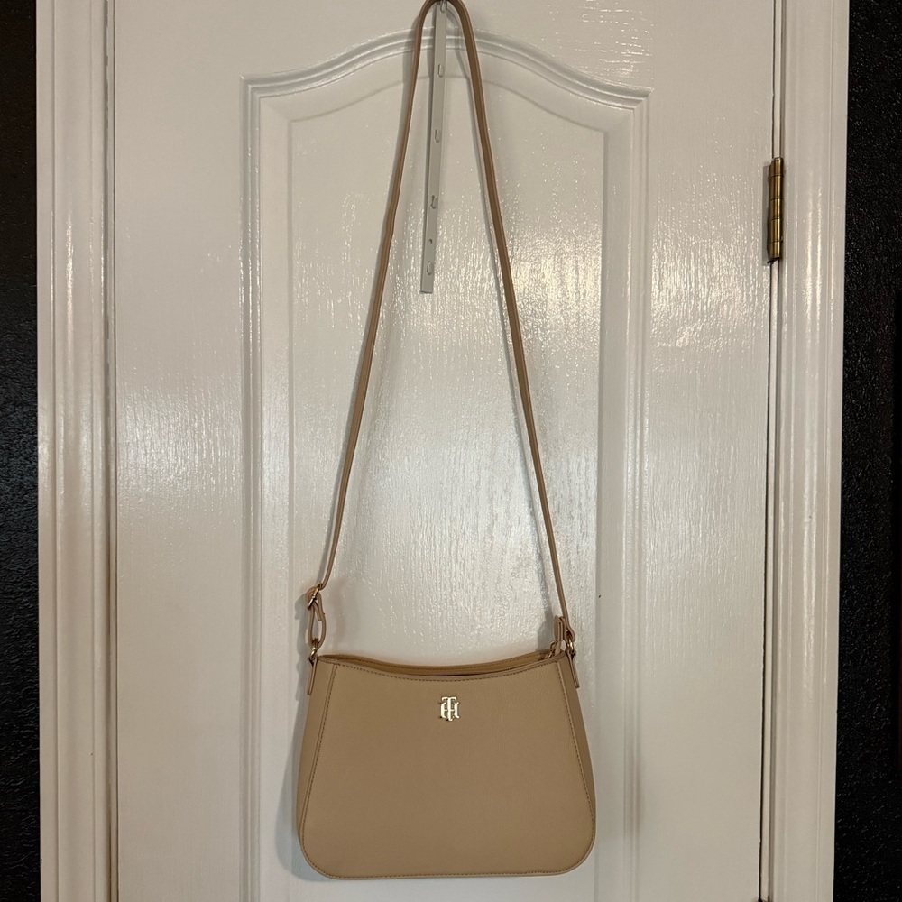 Tommy‎ Hilfiger Cream Shoulder Bag
